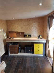 Custom built work shop in Lewes by Apple Tree Cabins