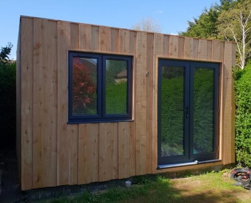 Wooden Garden Cabin Guest Room in Hove